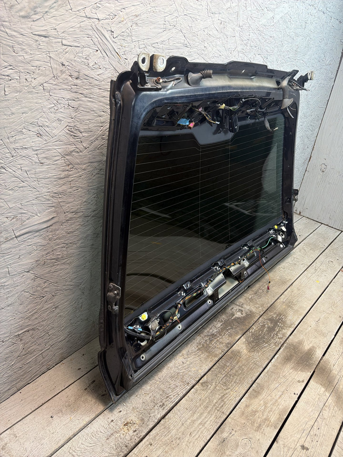 2010-2012 Land Rover Range Rover Rear Upper Tailgate Hatch Glass Assembly OEM