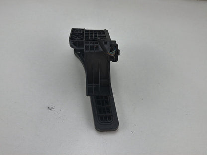 2010-2014 Mercedes-Benz E-Class-Gas Pedal Accelerator Throttle A2043001204 OEM