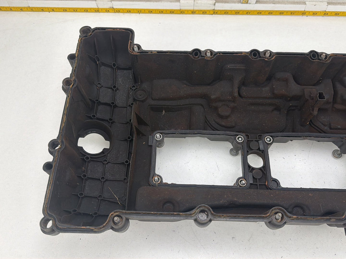 2011-2016 BMW 535i Engine Cylinder Head Valve Cover 7570292 OEM