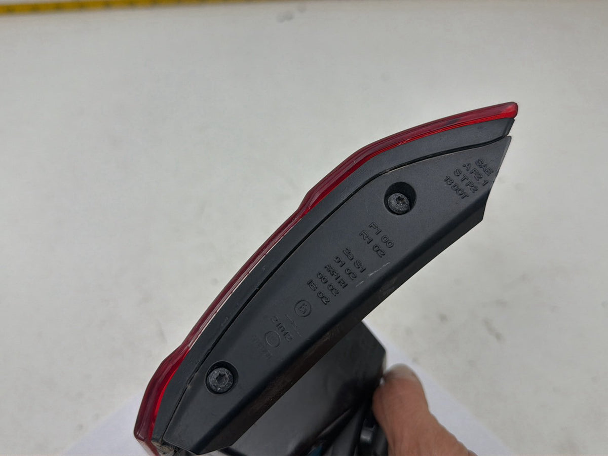 2014-2017 Maserati Ghibli Right Passenger Side Inner Tail Light 03552000 OEM