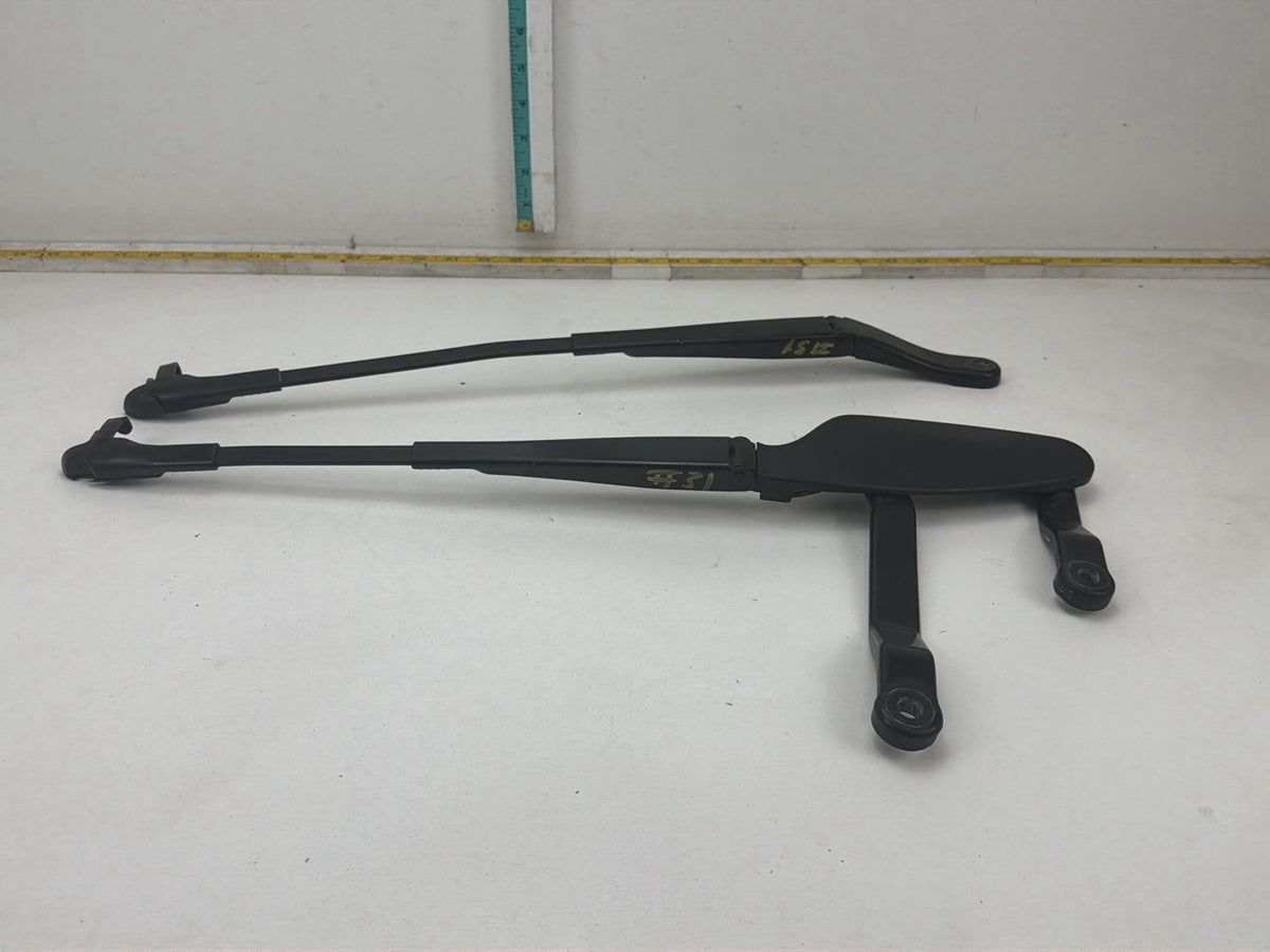 2007-2013 Mercedes-Benz S-Class 550 W221 Front Wiper Arm Pair A2218200144 OEM