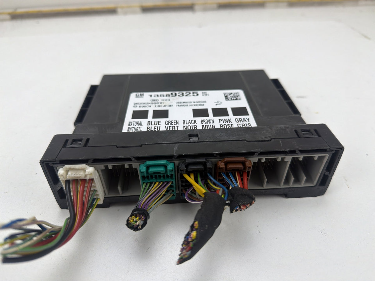 2013-2016 Chevrolet Cruze Body Control Module BCM 13589325 OEM
