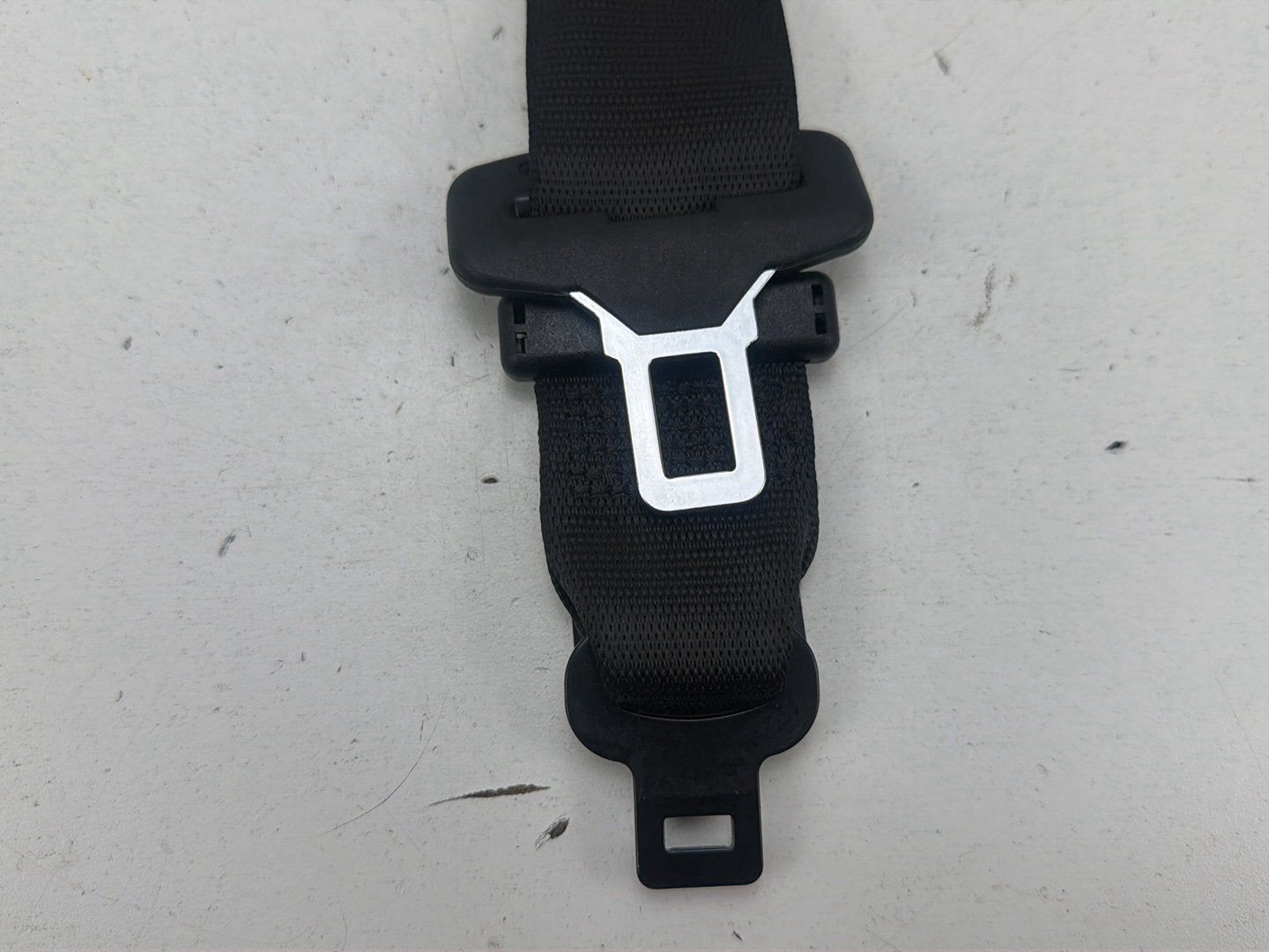2014-2017 Maserati Ghibli Rear Middle Seat Belt Retractor Assembly Black OEM
