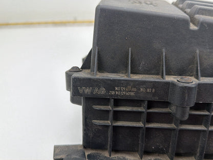 2013-2017 Volkswagen Tiguan Air Filter Housing 4615185956 OEM