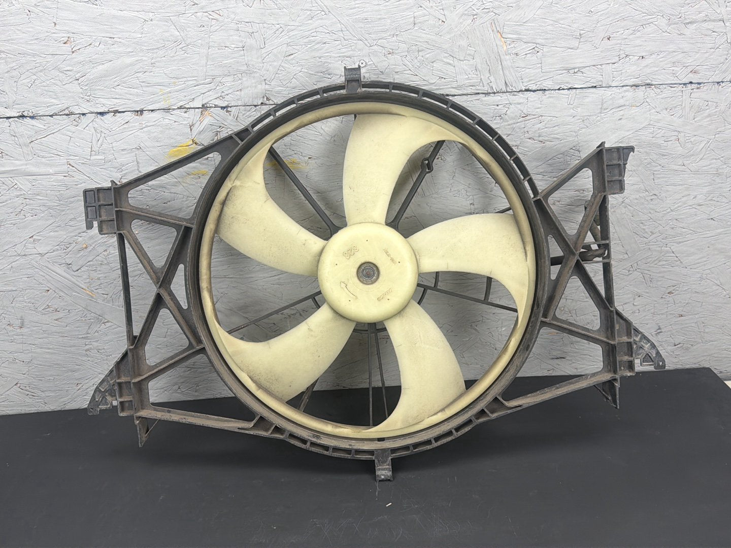 2013-2018 Ram 1500 Engine Radiator Cooling Fan 268000-9013 OEM