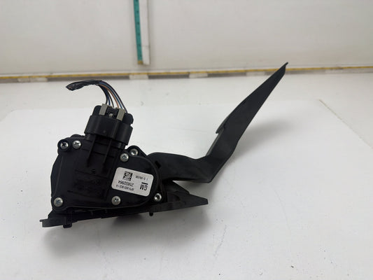 2007-2011 GMC Sierra 1500- Accelerator Throttle Pedal 25832864 OEM