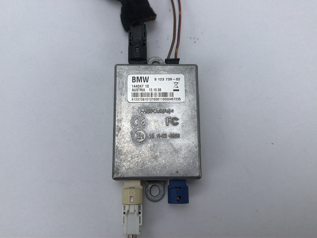 2008-2010 BMW 528i E60 USB Multimedia Hub Antenna Control Module 9123739 OEM