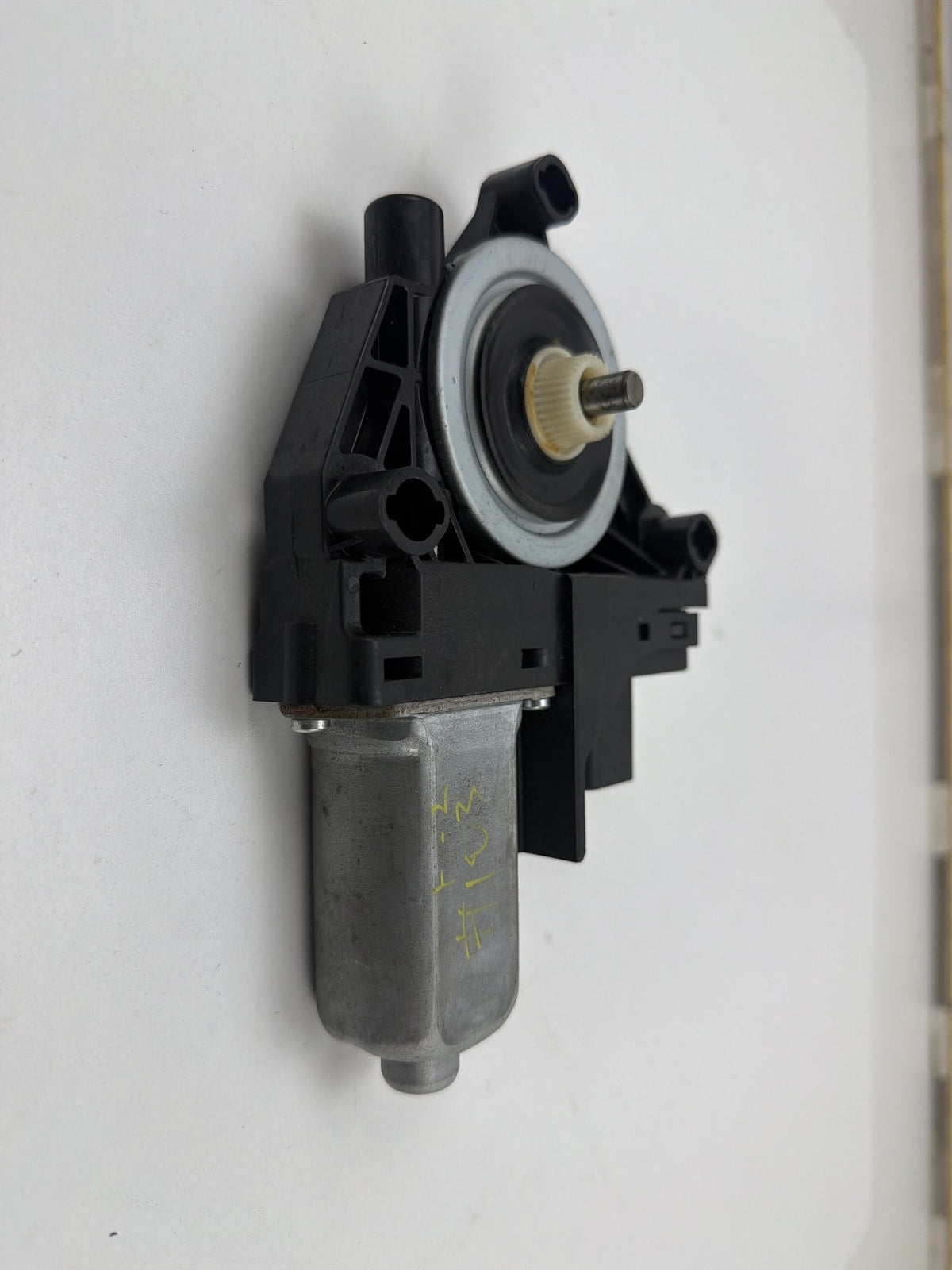2014-2021 Jeep Grand Cherokee Front Left Driver Side Window Motor 931401-103 OEM