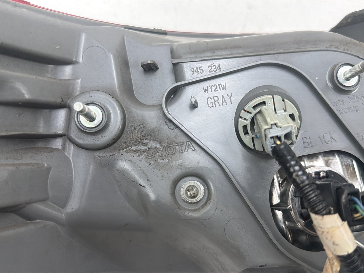 2015-2017 Toyota Camry XV50 - Rear Right Passenger Tail Light 945234 OEM