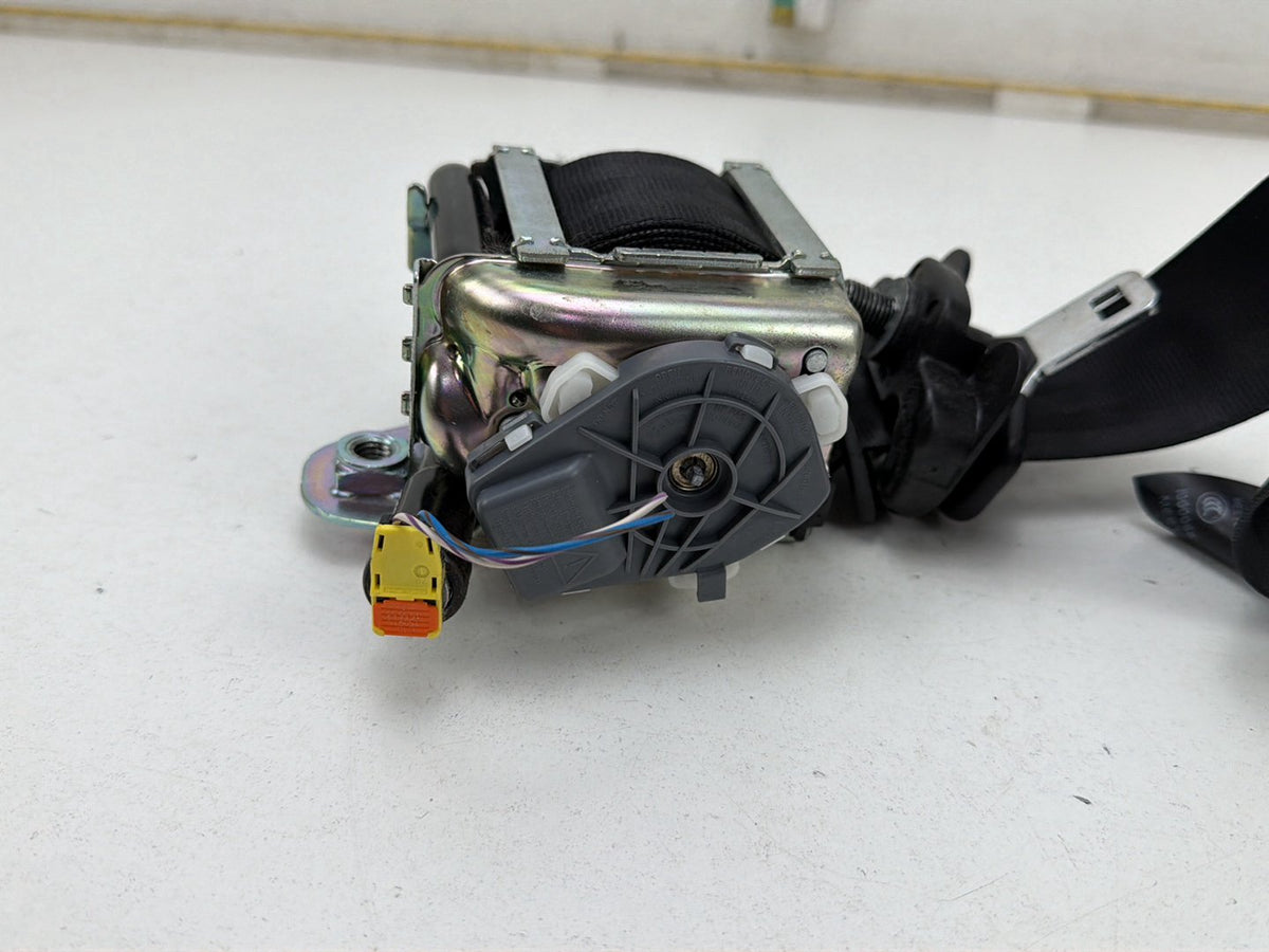 2011-2019 Jaguar XJ X351 Left Front Seat Belt Retractor Pretensioner 620408800 OEM