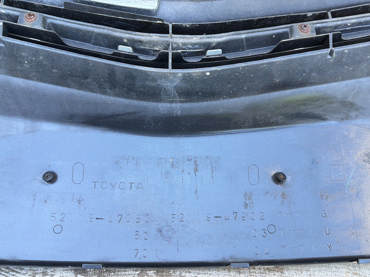 2004-2009 Toyota Prius W20 Hatchback Front Bumper Cover OEM