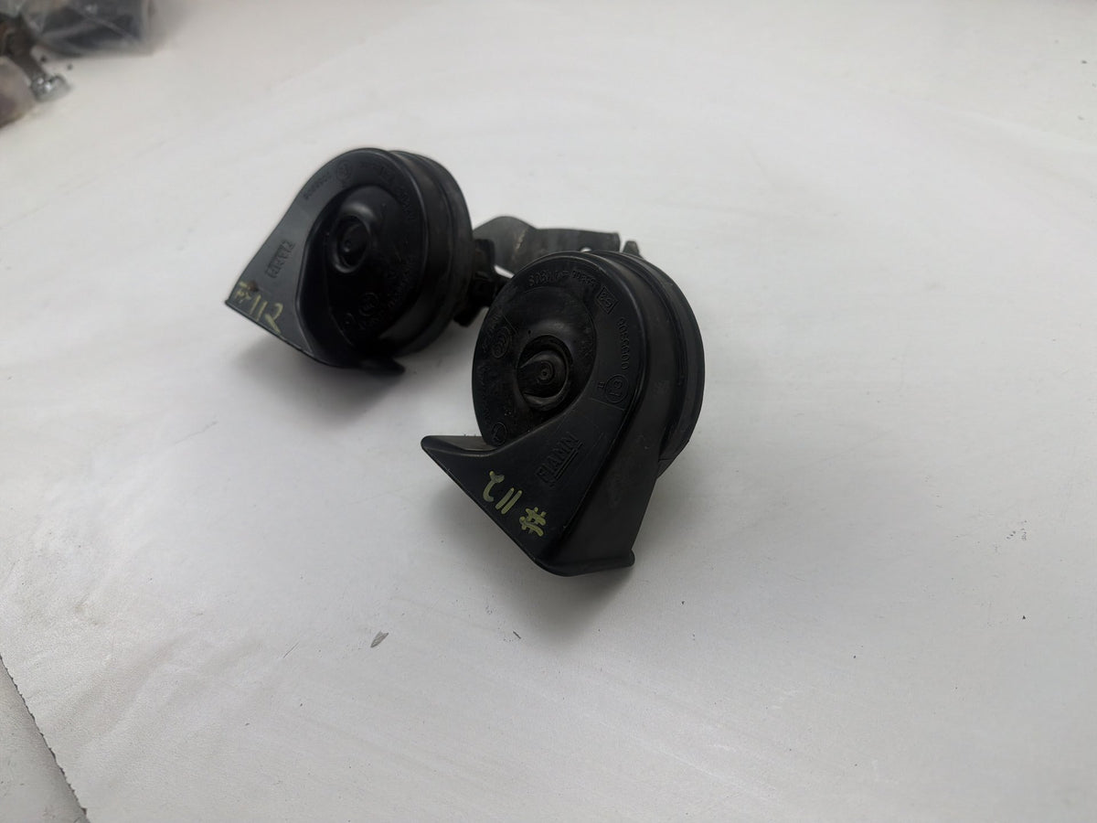 2014-2021 Maserati Quattroporte Front Dual Electric Horns Set High Low Tone OEM