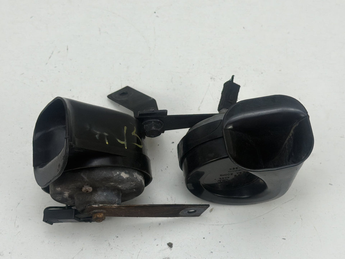 2008-2013 Infiniti G37 High & Low Note Tone Horn Signal Alarm Siren Set of 2 OEM
