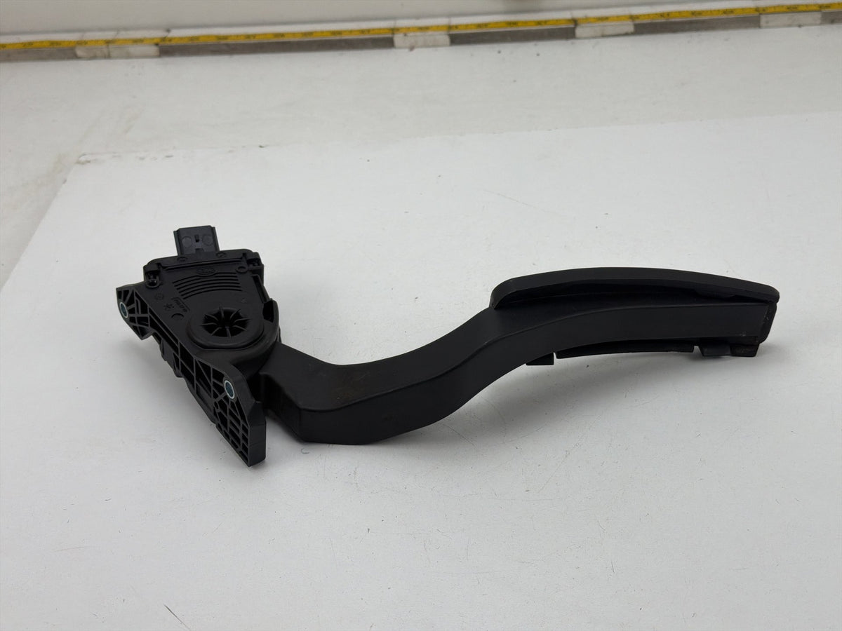 2014-2019 Maserati Ghibli M157 Gas Accelerator Throttle Pedal 04861714AE OEM
