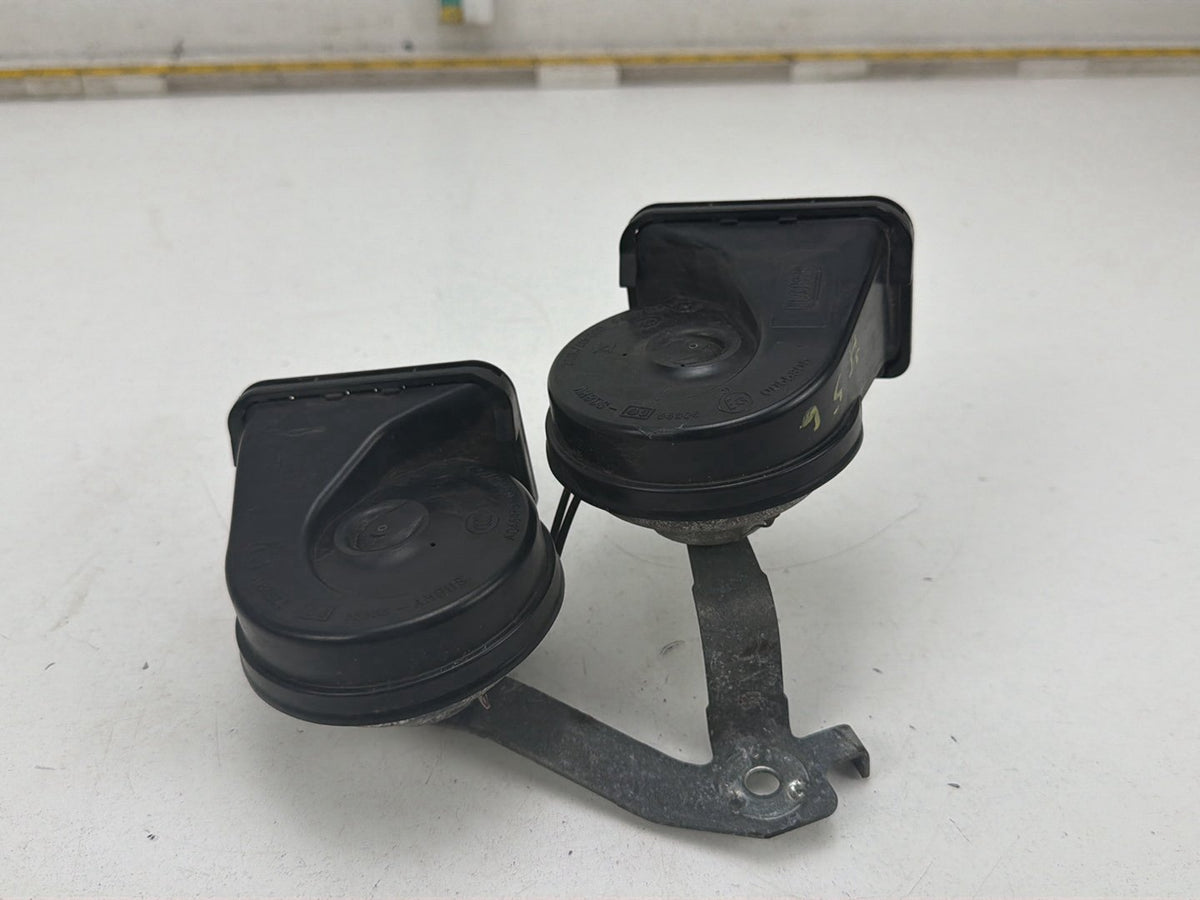 2011-2016 Chevrolet Cruze J300 Low & High Pitch Tone Horn Set AO46495 OEM
