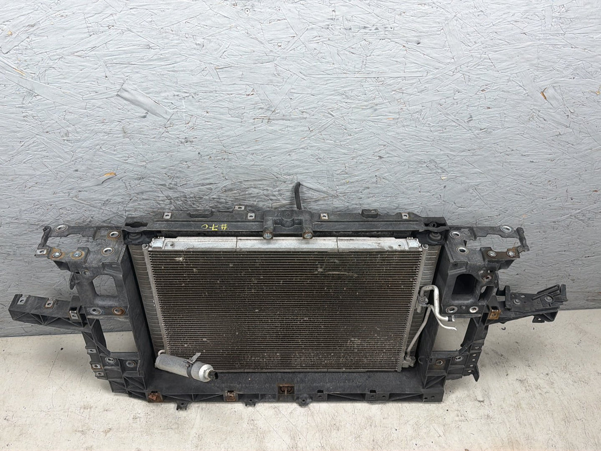 2010-2013 Infiniti G37 Front Engine Cooling Radiator & Fan Shroud Assy OEM