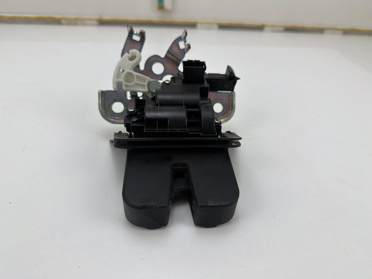 2009-2017 Audi Q5 Rear Tailgate Trunk Lid Lock Latch Actuator 8R0827505A OEM