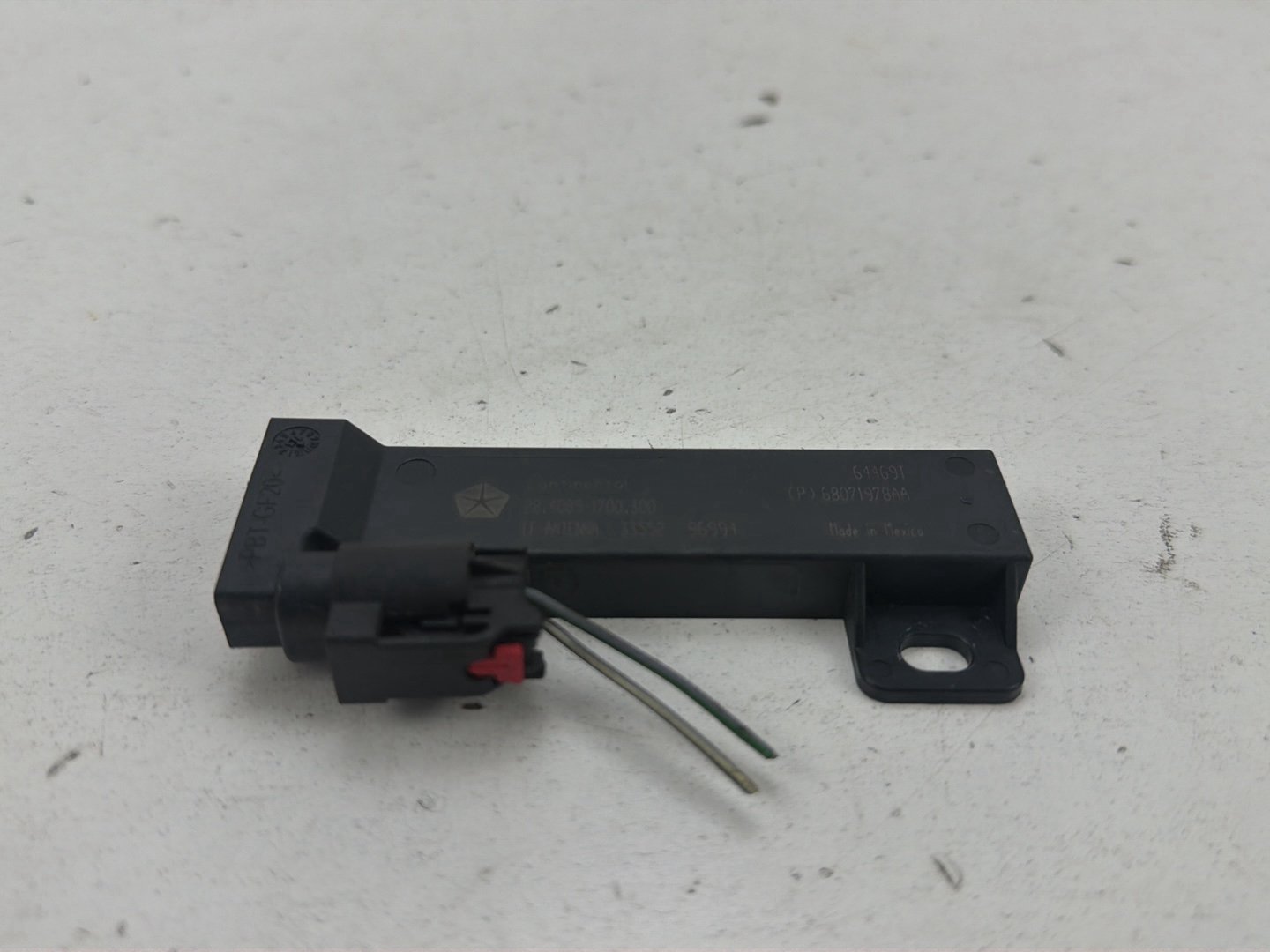 2014-2017 Maserati Ghibli Rear Passive Keyless Entry Antenna Module OEM