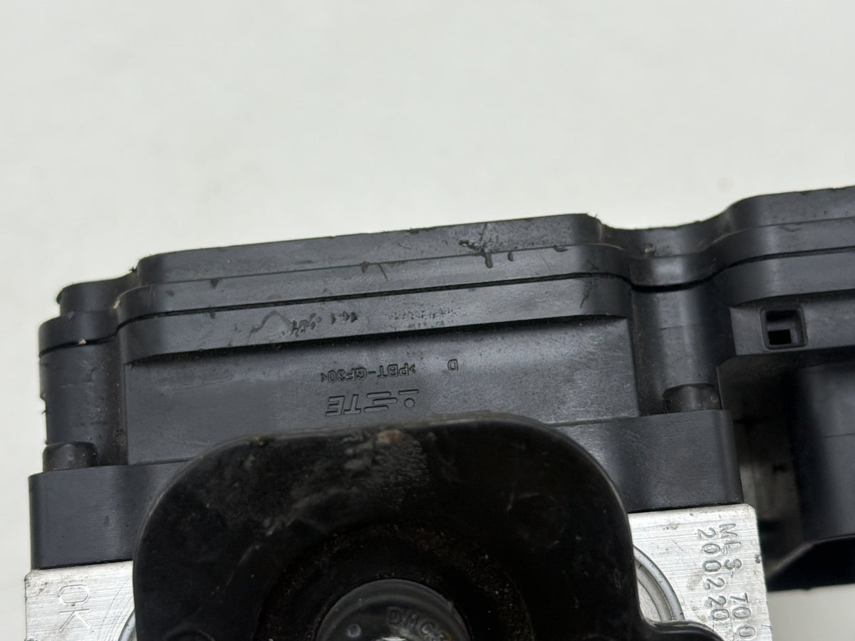 2019-2020 Hyundai Elantra ABS Anti Lock Brake Pump Control 58900-F2620 OEM