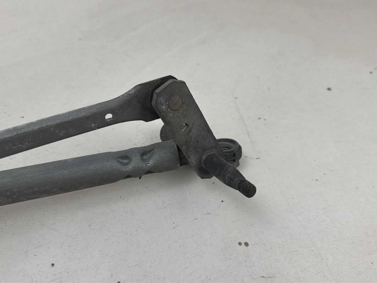 2007-2011 Mini Cooper S R56 Wiper Transmission Linkage with Motor 535 55 304 OEM