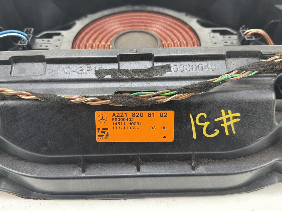 2007-2013 Mercedes-Benz S-Class 550 W221 Subwoofer Speakers A2218208102 OEM