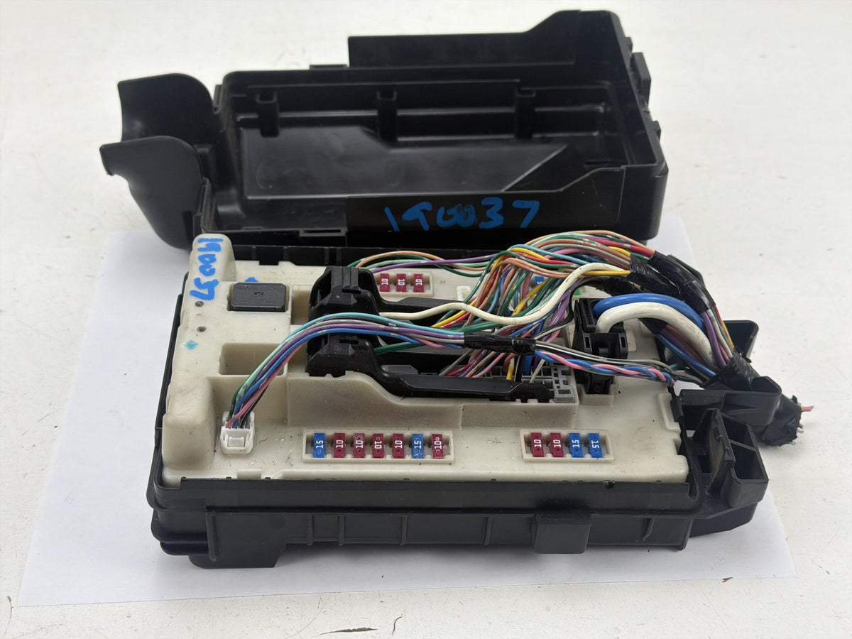 2010-2013 Infiniti G25 Fuse Box Relay Module 7154-9230-30 OEM