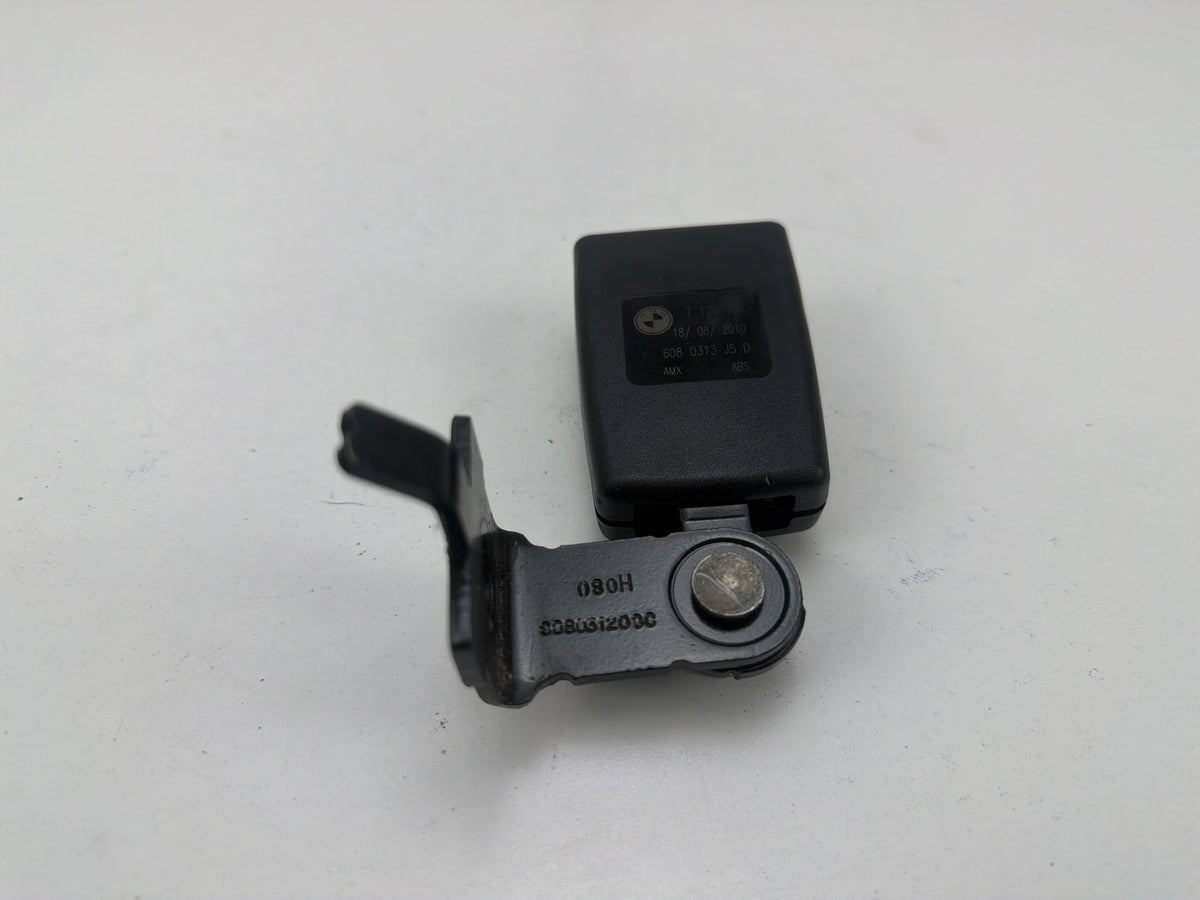 2007-2013 BMW X5 Rear 2nd Row Left Driver Side Seat Belt Buckle OEM