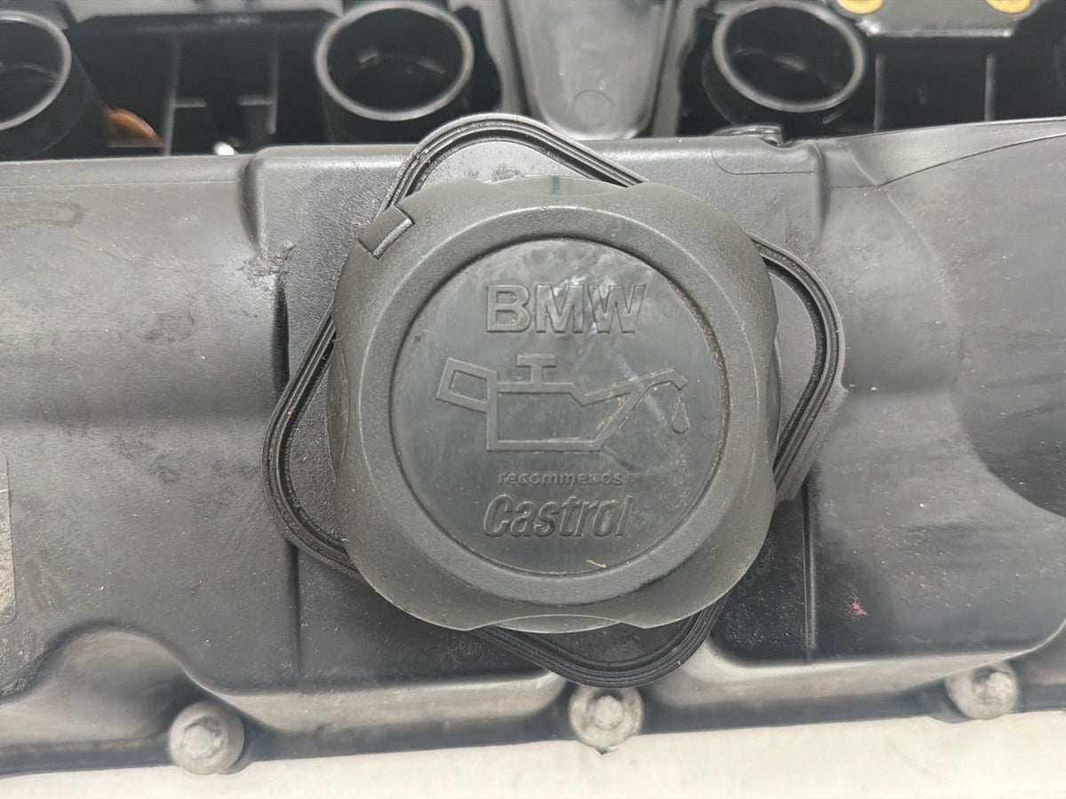 2008-2011 BMW 528i E60 Engine Cylinder Head Valve Cover 477270 OEM