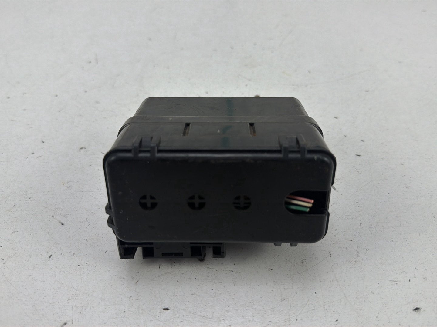 2014-2019 Infiniti Q50 V37 - Wiper Fuse Box Relay K1538265F10 OEM