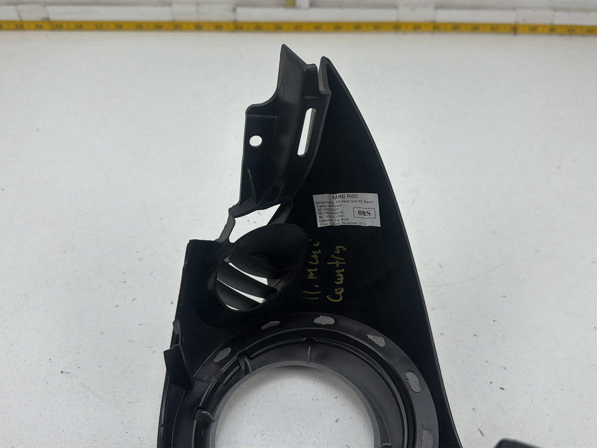 2011-2016 Mini Cooper Countryman Right Dash Air Vent Surround Cover 9804588 OEM