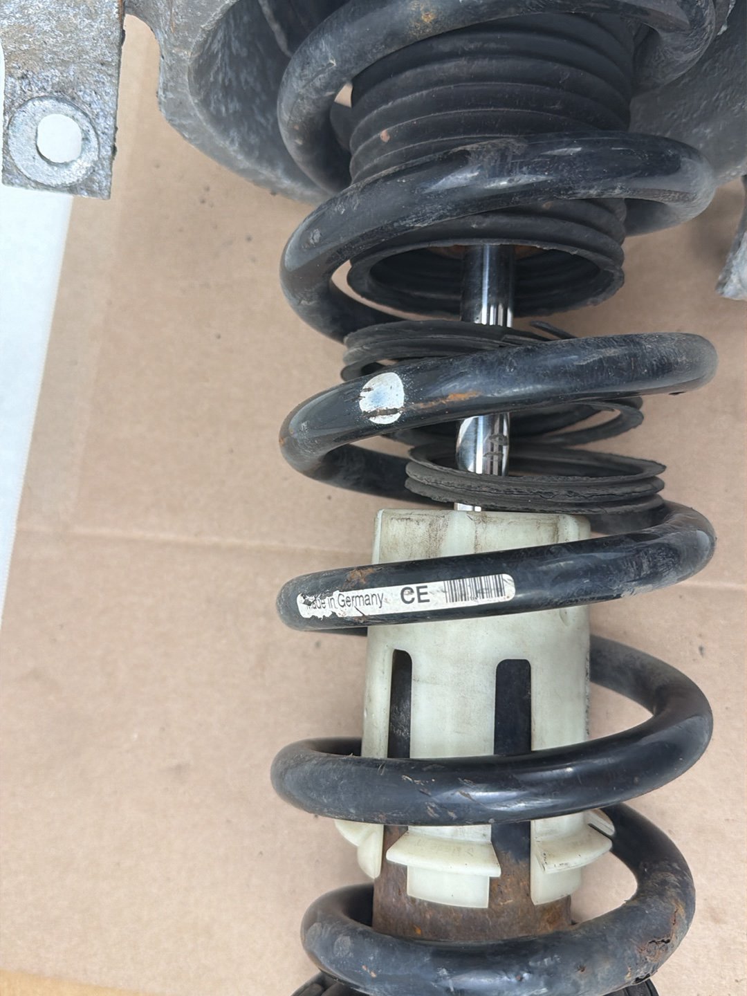 2004-2010 Porsche Cayenne 9PA-Rear Shock Absorber w/Coil Spring 7L5513029E OEM