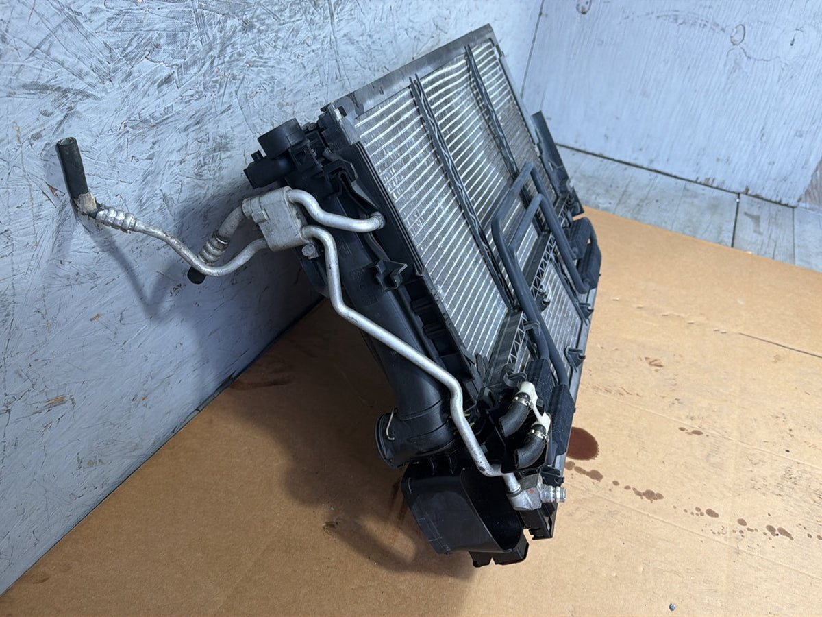 2007-2013 Mercedes-Benz S500 W221 Engine Radiator w/ Cooling Fan A2215000993 OEM