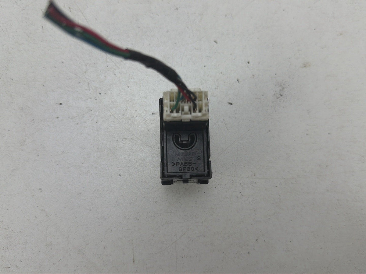 2009-2013 Infiniti G37 Front Right Passenger Side Heated Seat Control Switch OEM