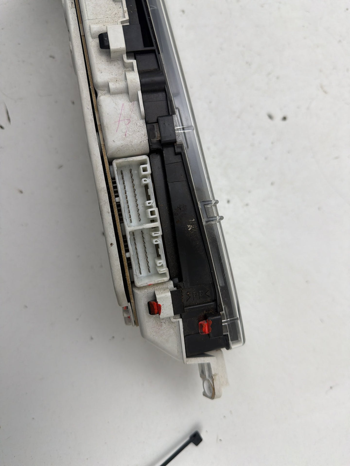 2002-2004 Toyota Avalon Speedometer Instrument Cluster Gauges 83810-07090-00 OEM