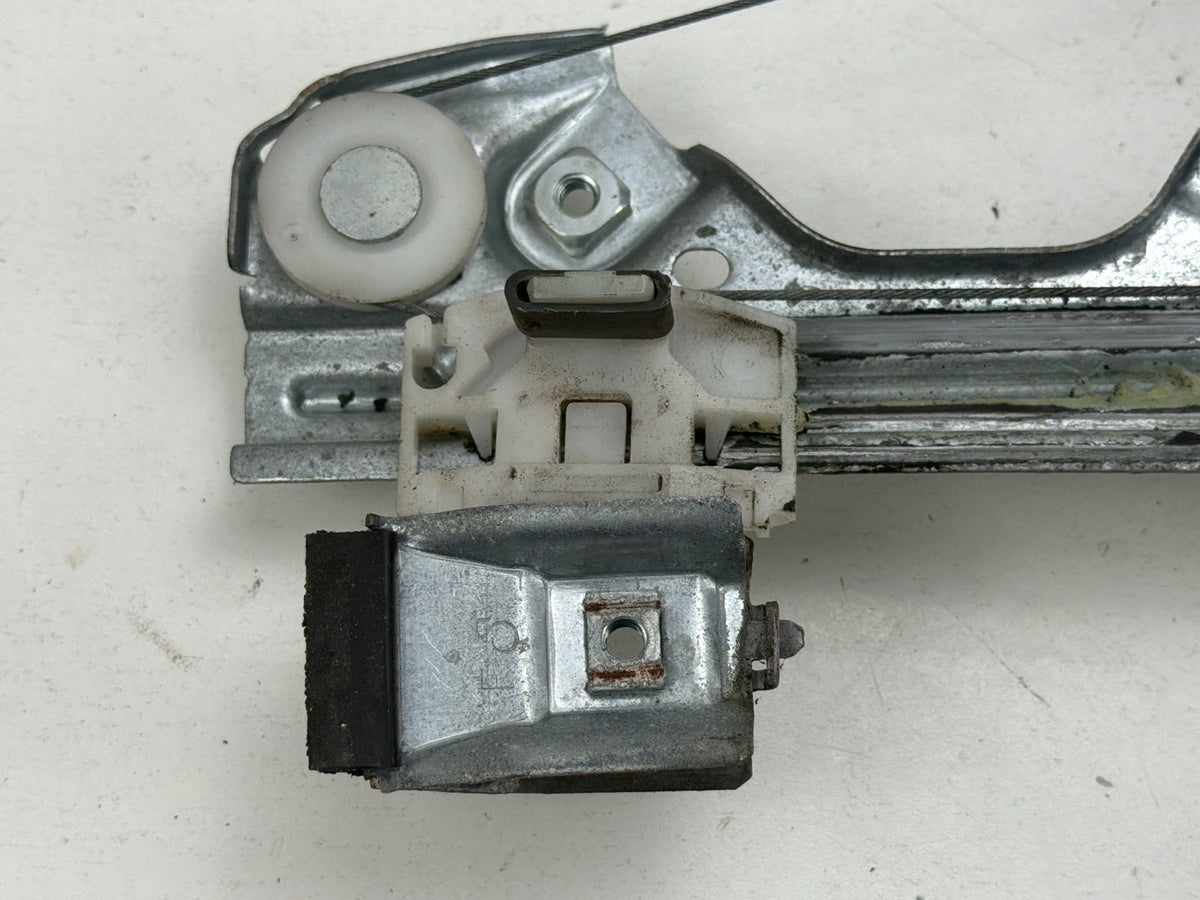 2007-2014 GMC DENALI GMT900 Front Left Side Power Window Regulator W/ Motor OEM