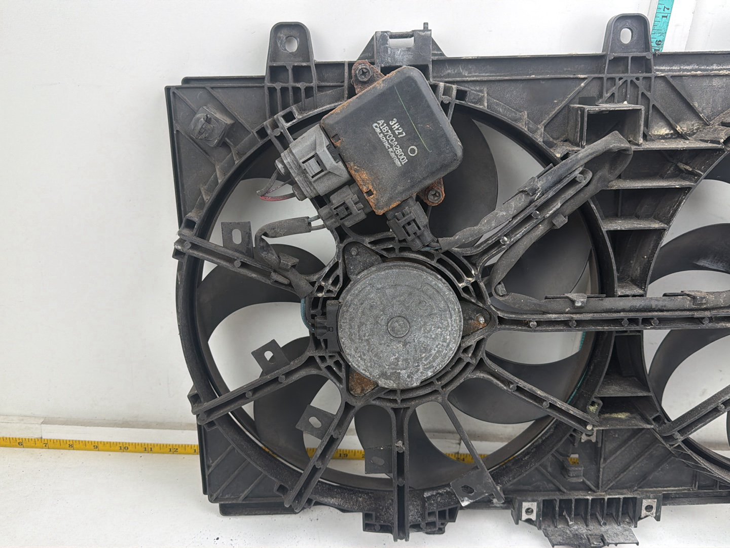 2014-2017 Maserati Ghibli Radiator Engine Electric Cooling Fan Shroud OEM