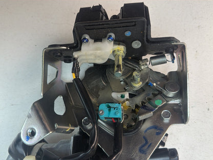 2015-2017 Toyota Sienna L30 - Lock Latch Actuator Motor AY163800-0062 OEM