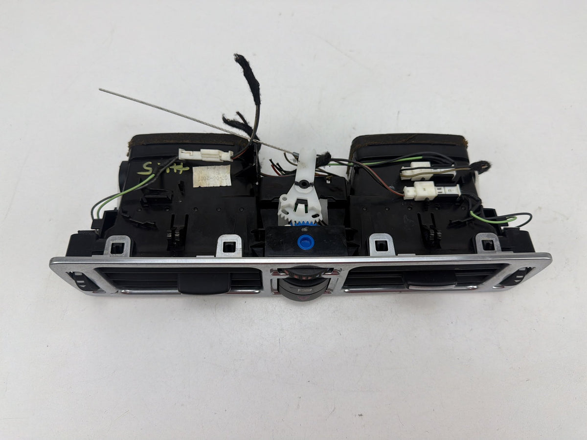 2010-2013 Land Rover Range Rover Center Dash Air Vent LRGJBD500240PUY OEM