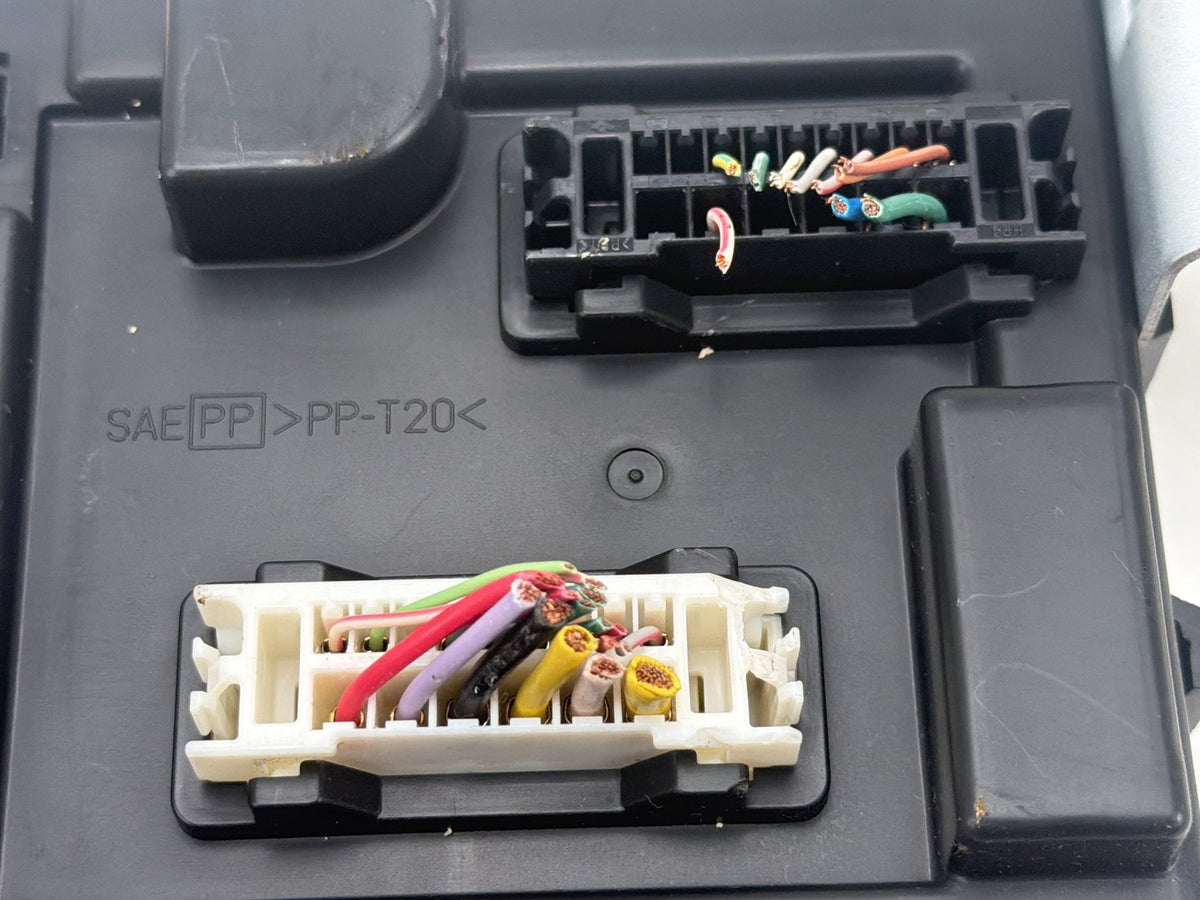 2011-2013 Infiniti QX56 Body Control Module Chassis Computer 284B1-1LA0A OEM