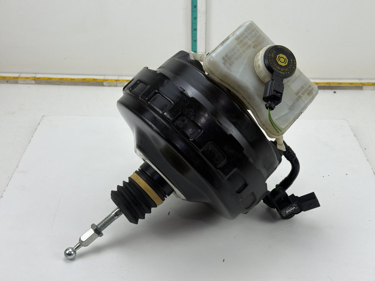2013-2017 Audi Q5 Power Brake Booster Master Cylinder Reservoir 8R0612103H OEM