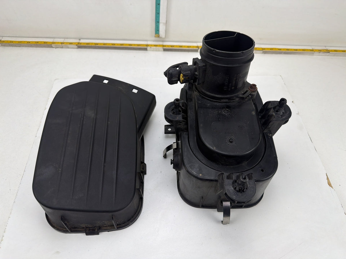 2014-2018 Maserati Quattroporte Right Air Intake Cleaner Filter Housing Box OEM
