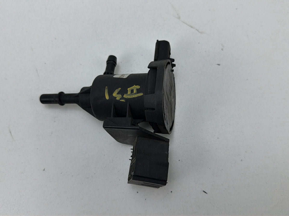 2007-2013 Mercedes-Benz S-Class W221- Fuel Purge Valve A0014760532 OEM