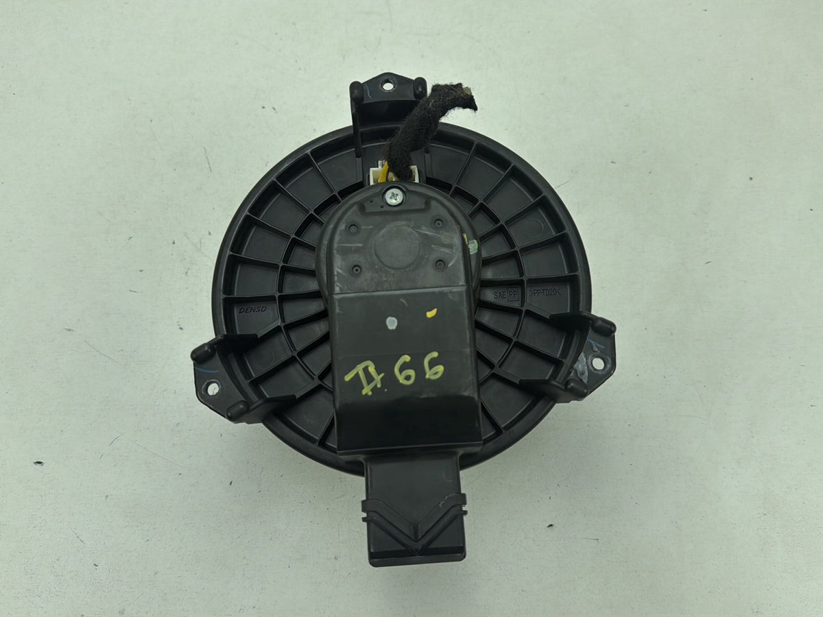 2013-2020 Lincoln MKZ HVAC Heater Blower Motor Fan AY272700-6220 OEM