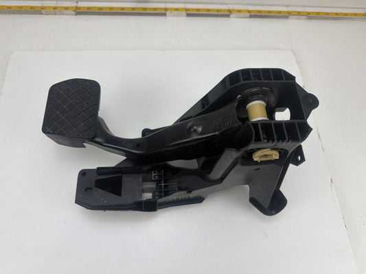 2015-2020 Audi A3 Brake Stop Pedal w/ Bracket Support 5Q1721117E OEM