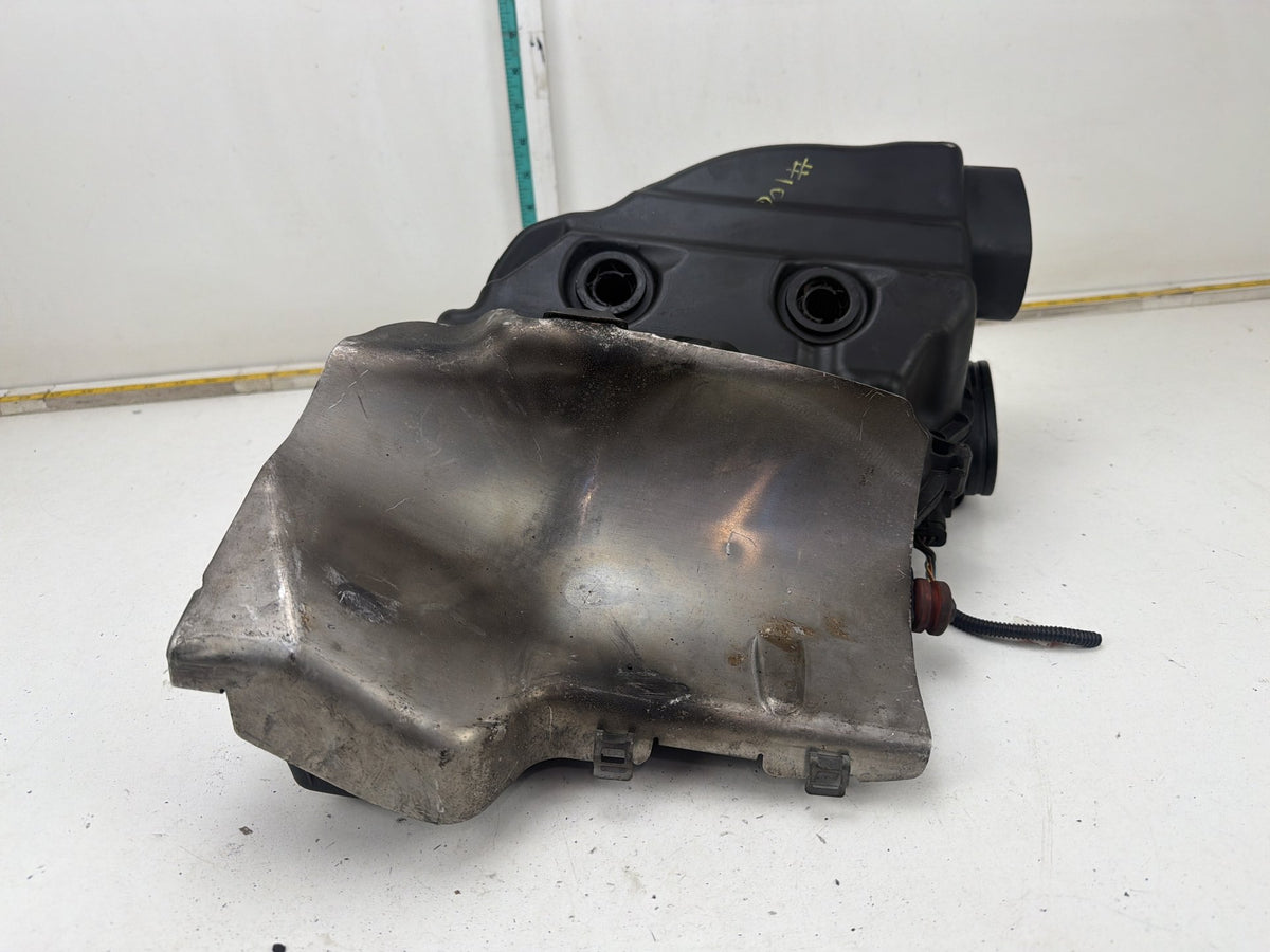 2011-2013 BMW 550i xDrive F10 Engine Air Cleaner Filter Housing 13717577466 OEM
