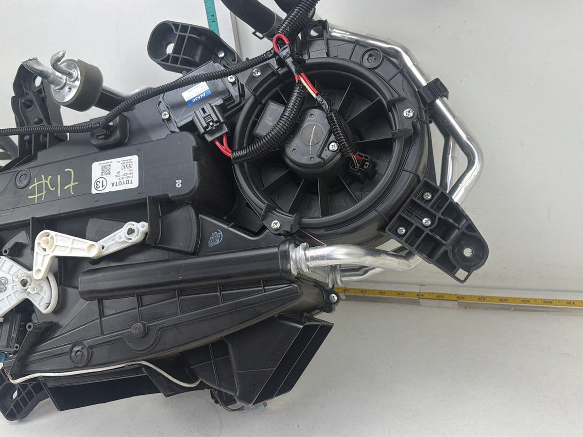 2017-2020 Toyota Sienna L30-Blower Motor Fan Evaporator Assembly 87030-08131 OEM