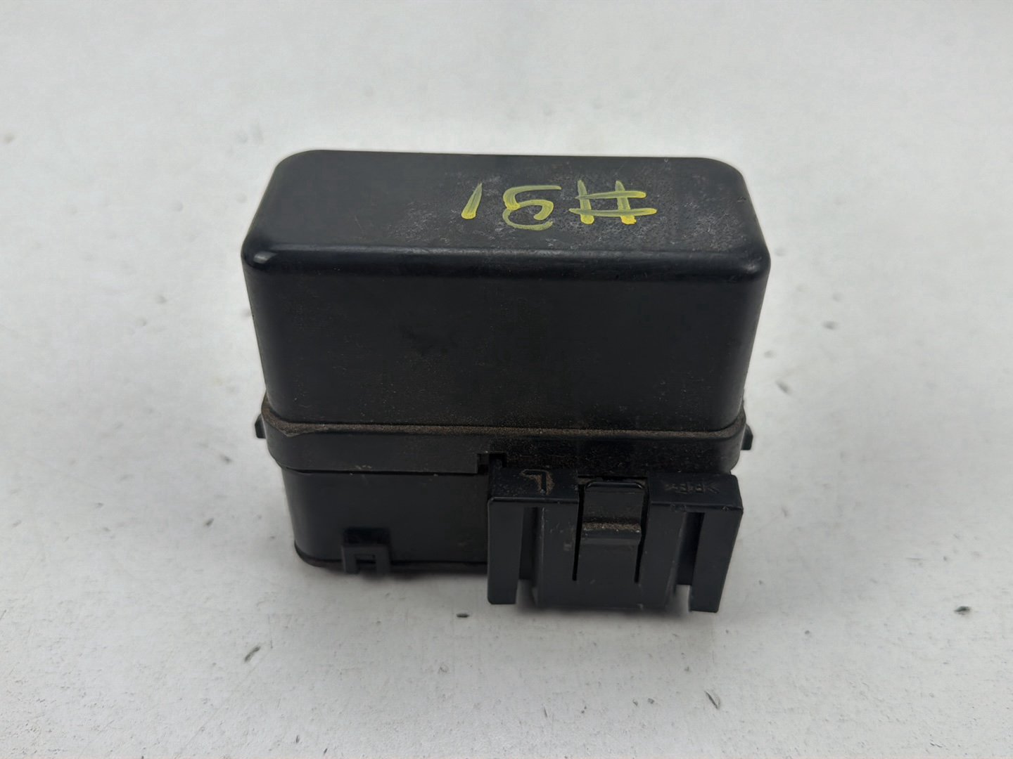 2014-2019 Infiniti Q50 V37 - Wiper Fuse Box Relay K1538265F10 OEM