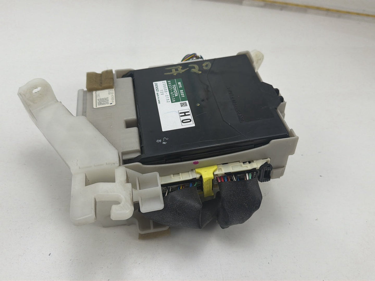 2010-2011 Toyota Prius Multiplex Network Body Control Module 89221-47130 OEM