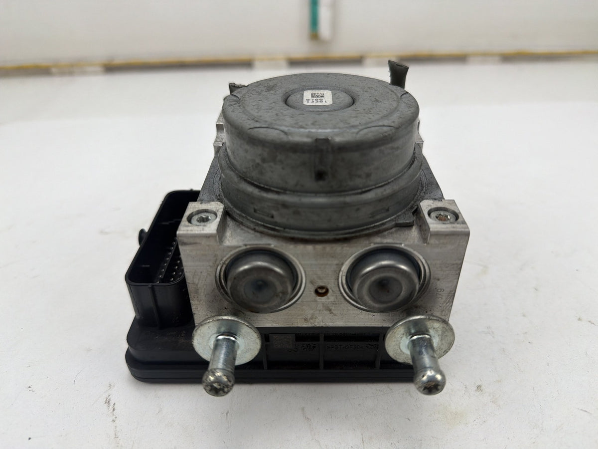 2018-2019 Toyota Yaris - Anti-Lock Brake Pump Module DG7L 43 7A0 OEM