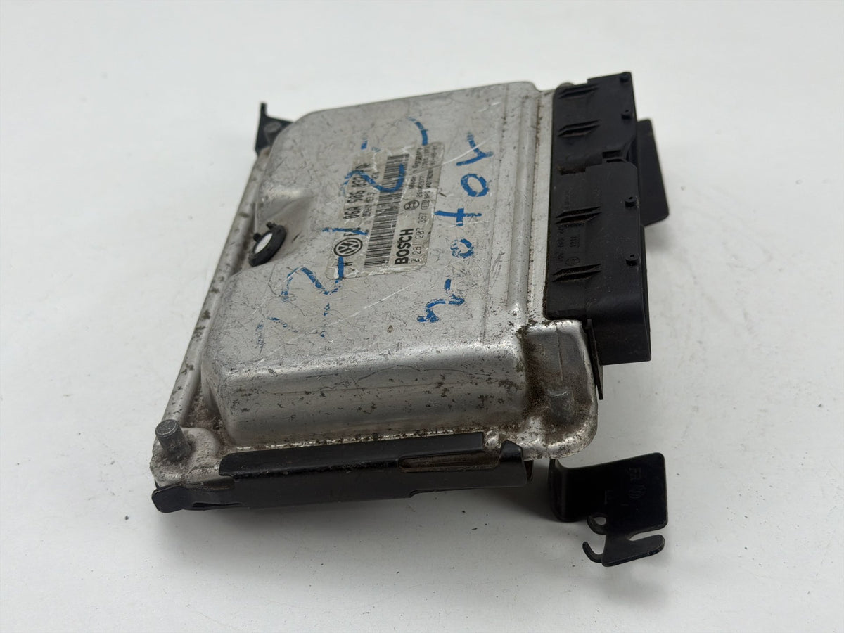 2002-2003 Volkswagen Jetta Engine Computer/ ECU Control Module 06A906032FR OEM